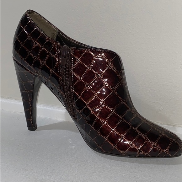 Sam Edelman Brown Patent Crocodile Heeled Booties - Picture 4 of 10